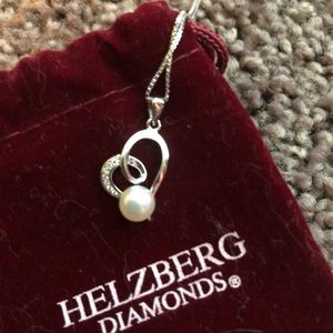 Heart and pearl necklace